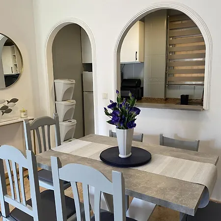 079 Nabila アパート *